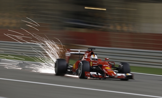 2015_jiri_Krenek-Vettelova_hvezda_zari_F1Bahrain.jpg